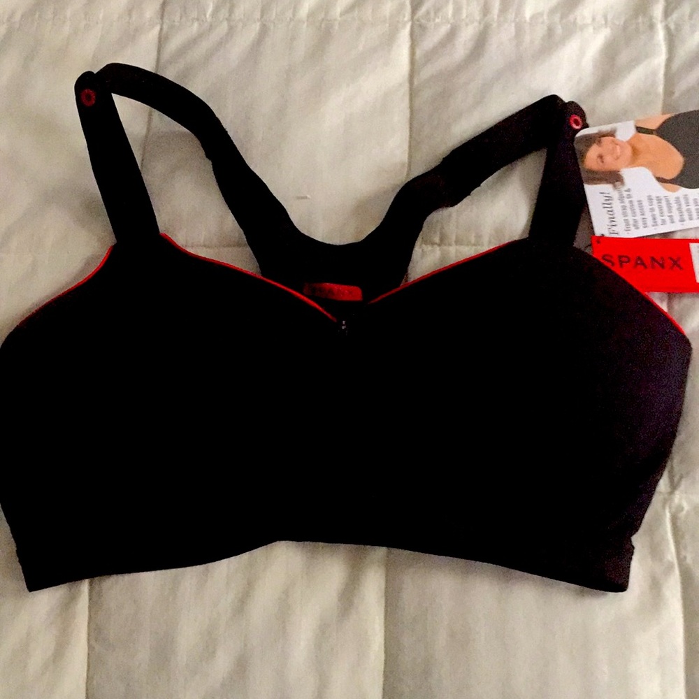 NWT SPANX Racer Back soft cup sports bra
